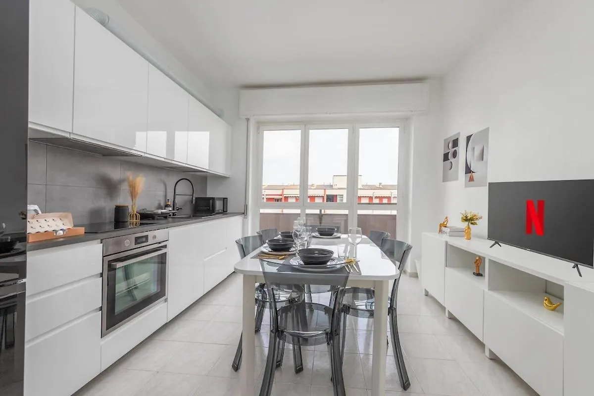 Wonderful View On Citylife-Suite Near Metro M2 Milan